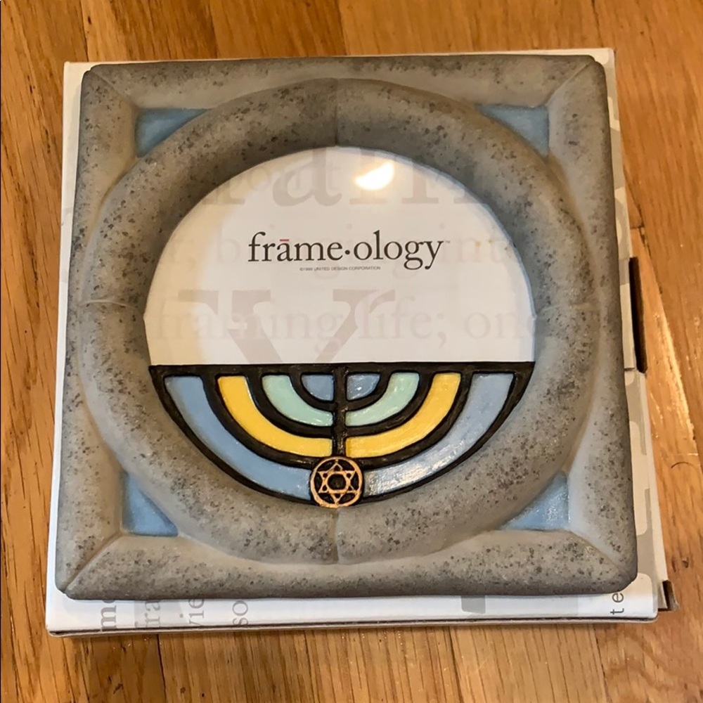 Frameology stone circle Jewish theme